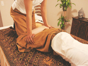 Traditionelle Thai Massage - SURAPY Wellness & Café Lounge in Schweich